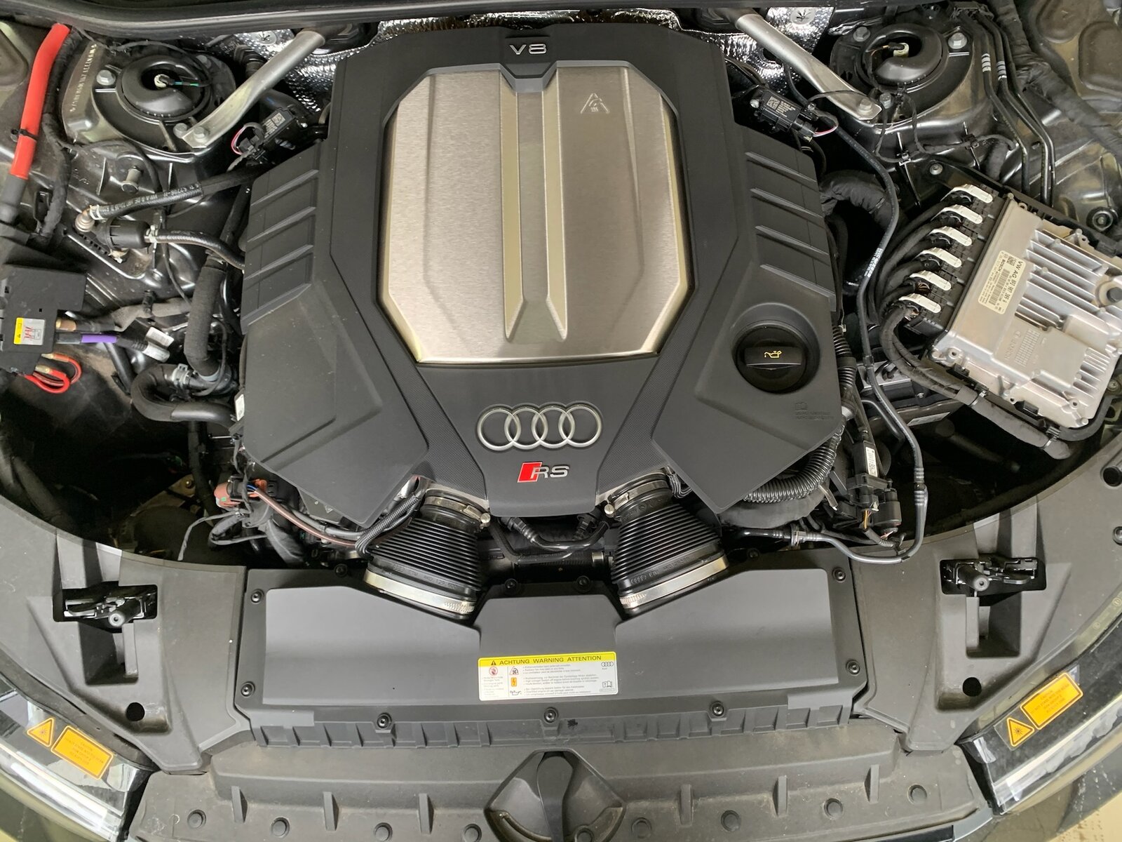 Detaljno Ciscenje Motornog Prostora